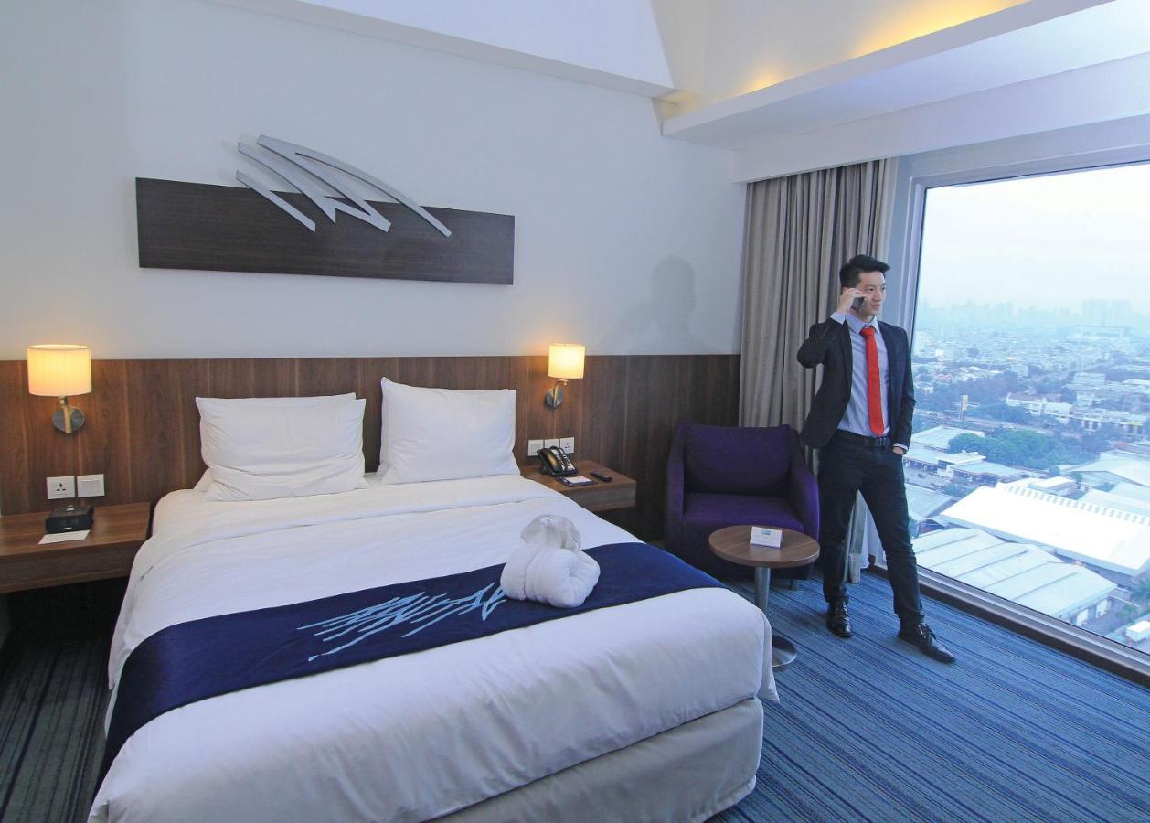 Express Pluit Citygate By Ihg