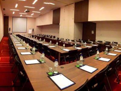 Express Pluit Citygate By Ihg Hotel 3*