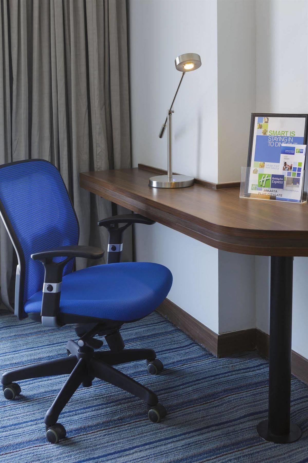 Hotel Express Pluit Citygate By Ihg 3*